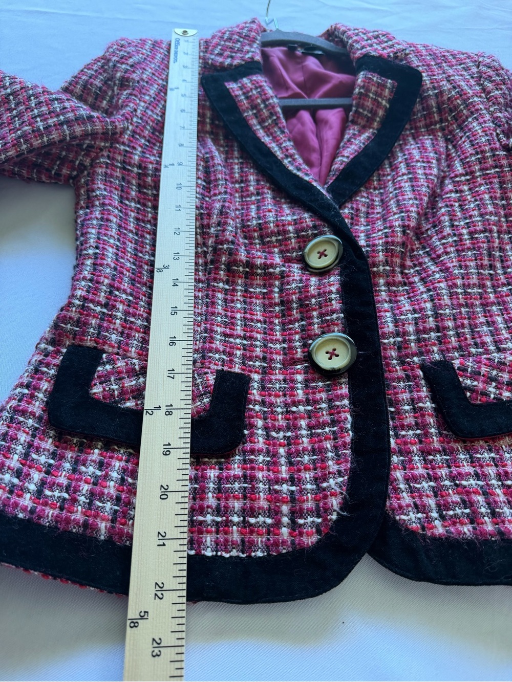 Kenzie Pink And Black Textured Tweed Blazer with Black Velvet Trim. Size 8. - Picture 7 of 7